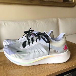 Nike ZoomFly Be True 2018 pride men’s 8.5 W’s 10